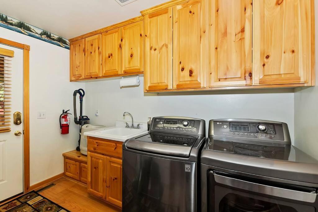 Teakwood - 3-Br Spa, Fire Pit, Quiet, Ac, Centrally Located Vila Big Bear Lake Exterior foto