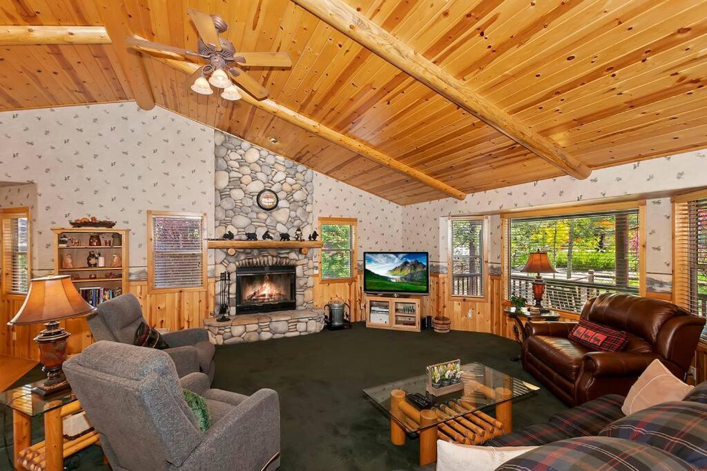 Teakwood - 3-Br Spa, Fire Pit, Quiet, Ac, Centrally Located Vila Big Bear Lake Exterior foto