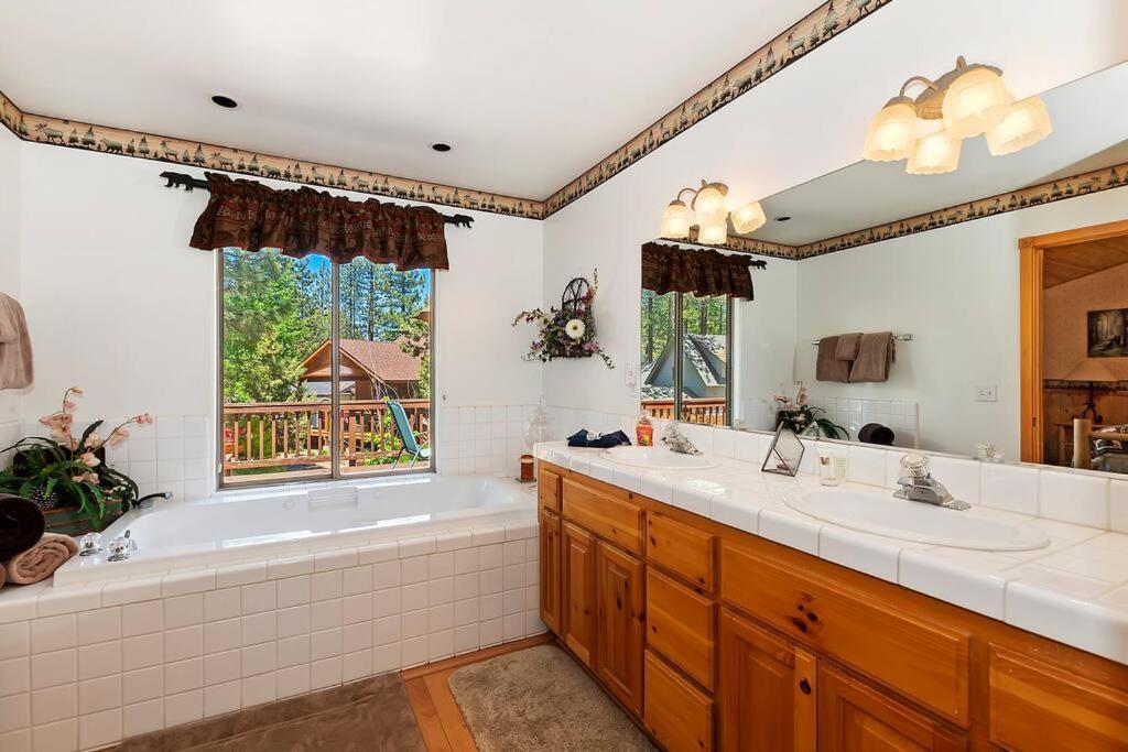 Teakwood - 3-Br Spa, Fire Pit, Quiet, Ac, Centrally Located Vila Big Bear Lake Exterior foto