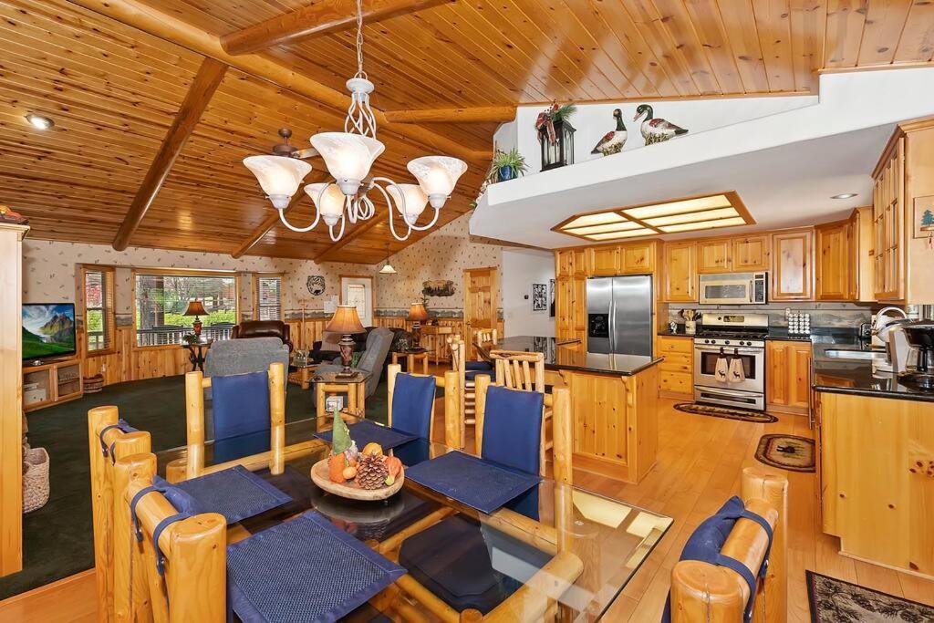 Teakwood - 3-Br Spa, Fire Pit, Quiet, Ac, Centrally Located Vila Big Bear Lake Exterior foto