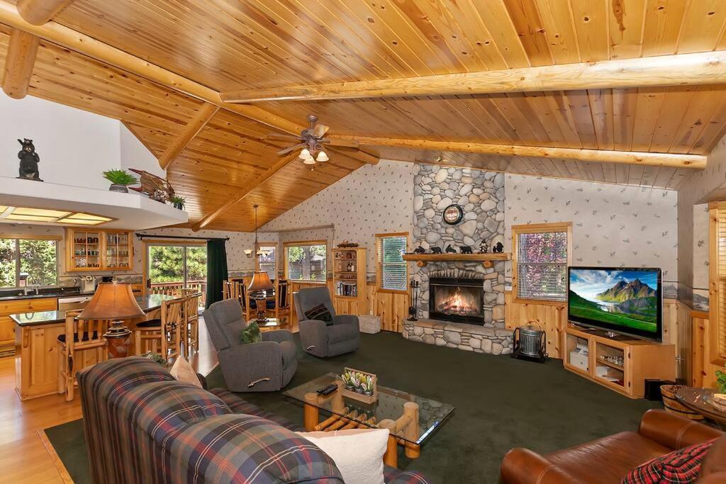 Teakwood - 3-Br Spa, Fire Pit, Quiet, Ac, Centrally Located Vila Big Bear Lake Exterior foto